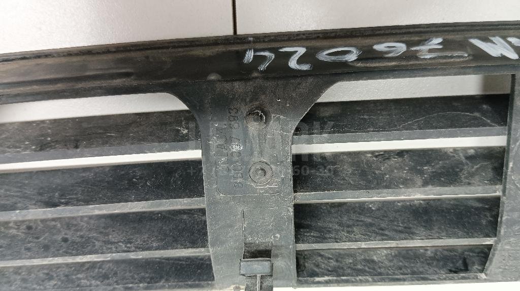 Решетка в бампер центральная для  Audi A4 [B8] Allroad 2009-2015