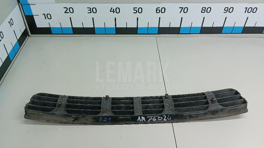 Решетка в бампер центральная для  Audi A4 [B8] Allroad 2009-2015