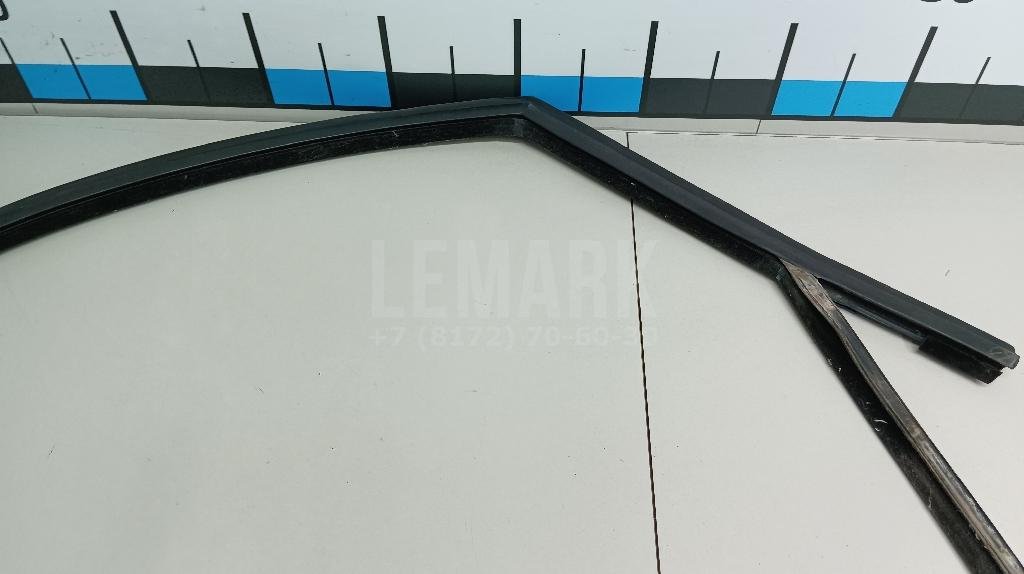 Уплотнитель стекла двери