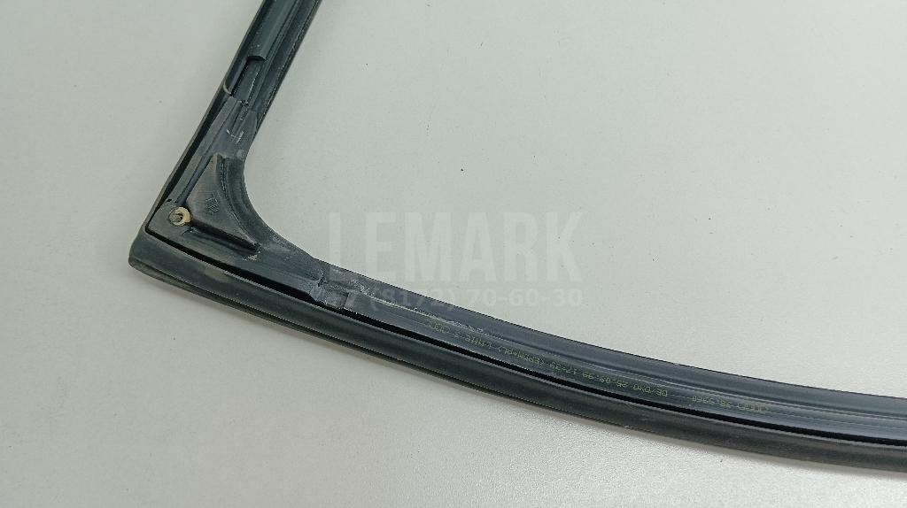 Уплотнитель стекла двери