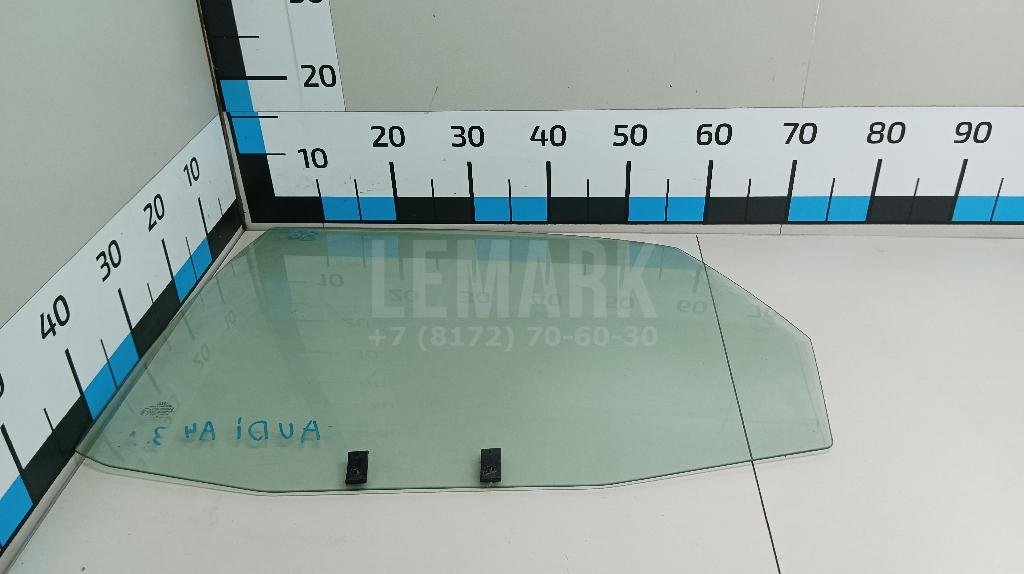 Стекло двери задней левой