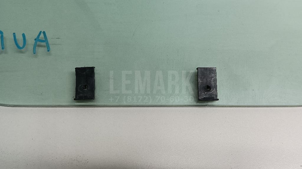 Стекло двери задней левой