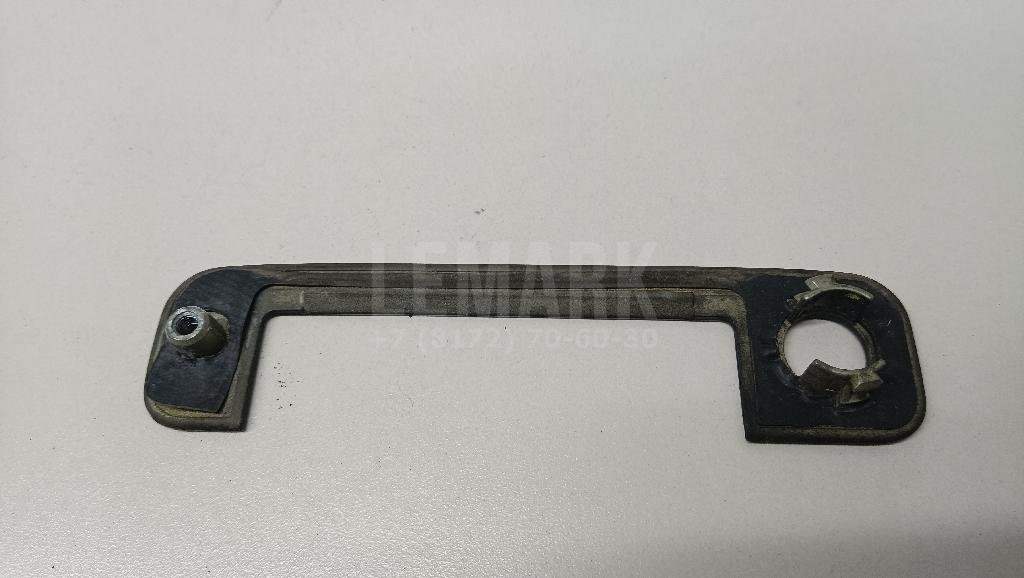 Накладка ручки с замком правой двери