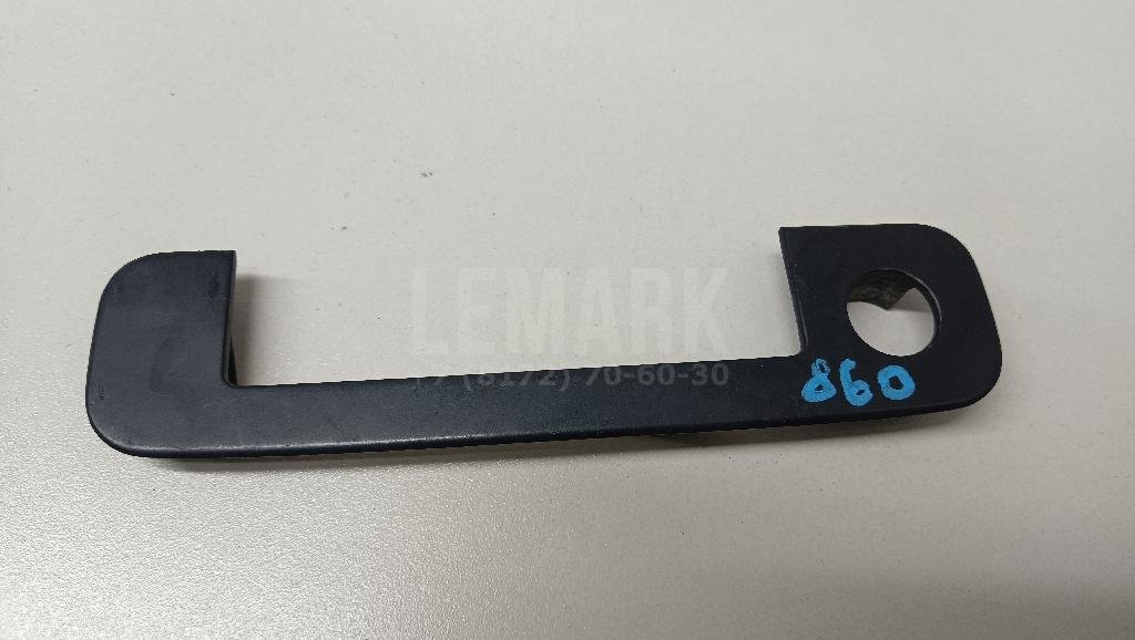 Накладка ручки с замком правой двери