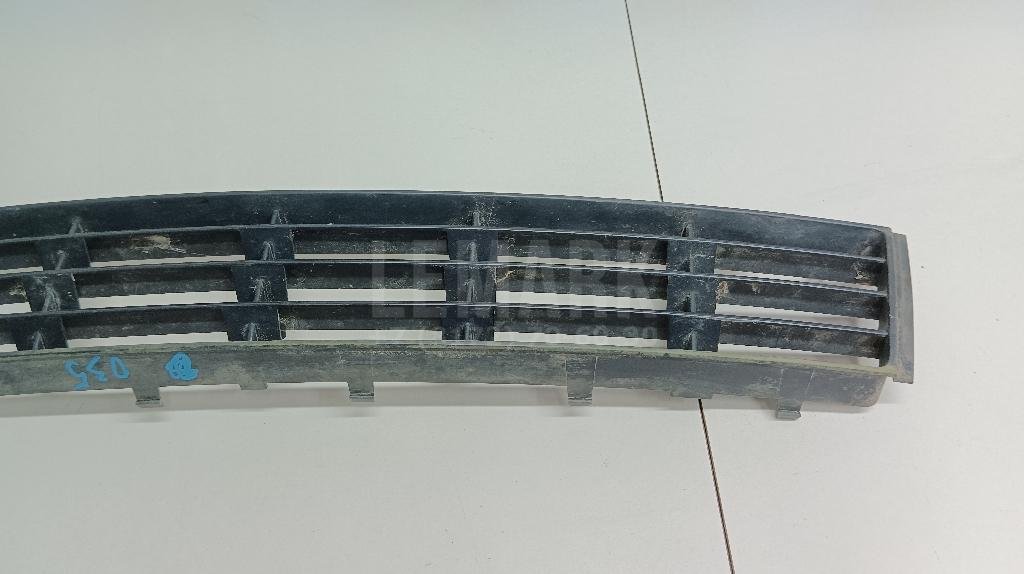 Решетка в бампер центральная для  Audi A3 [8PA] Sportback 2004-2013