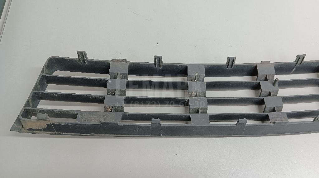 Решетка в бампер центральная для  Audi A3 [8PA] Sportback 2004-2013