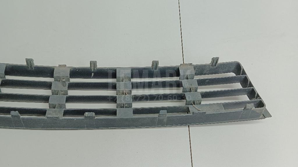 Решетка в бампер центральная для  Audi A3 [8PA] Sportback 2004-2013