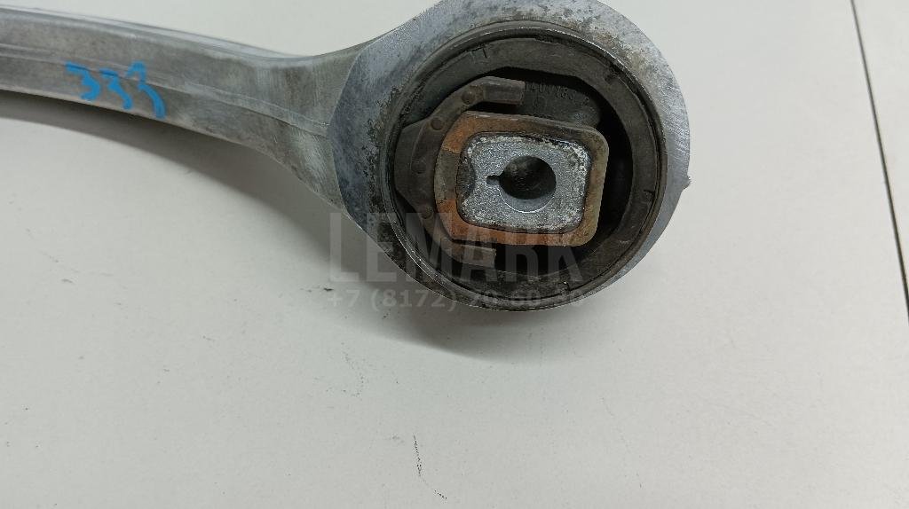 Рычаг передний нижний правый задний