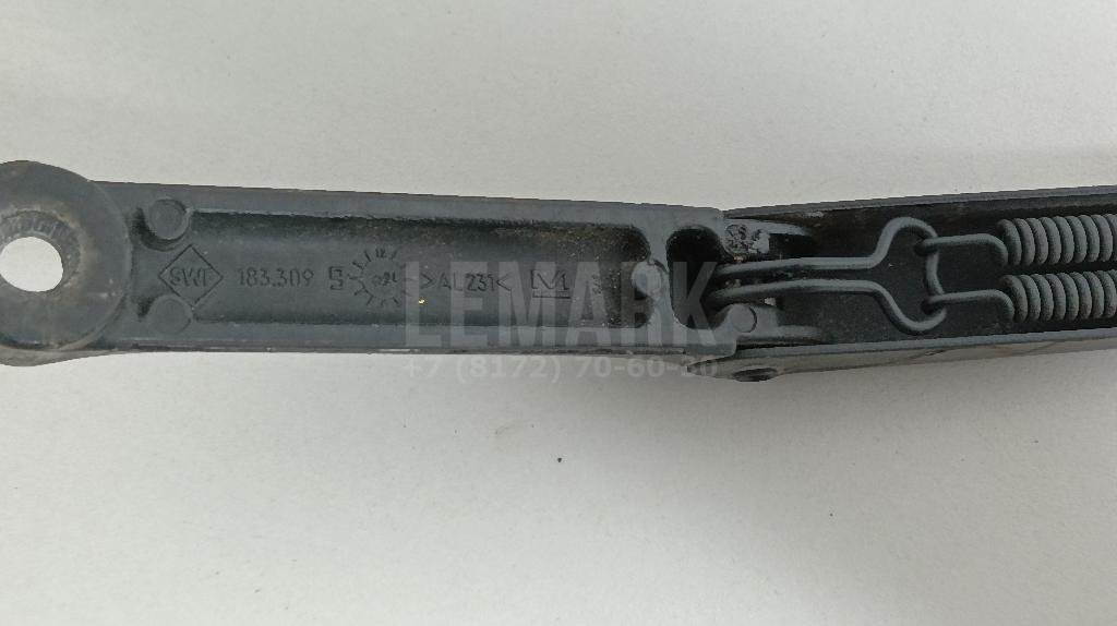 Поводок стеклоочистителя передний левый