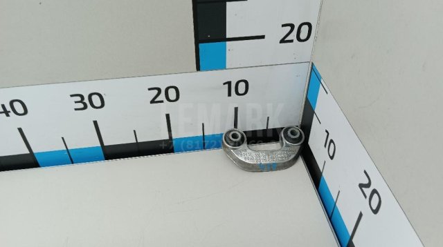 Стойка переднего стабилизатора