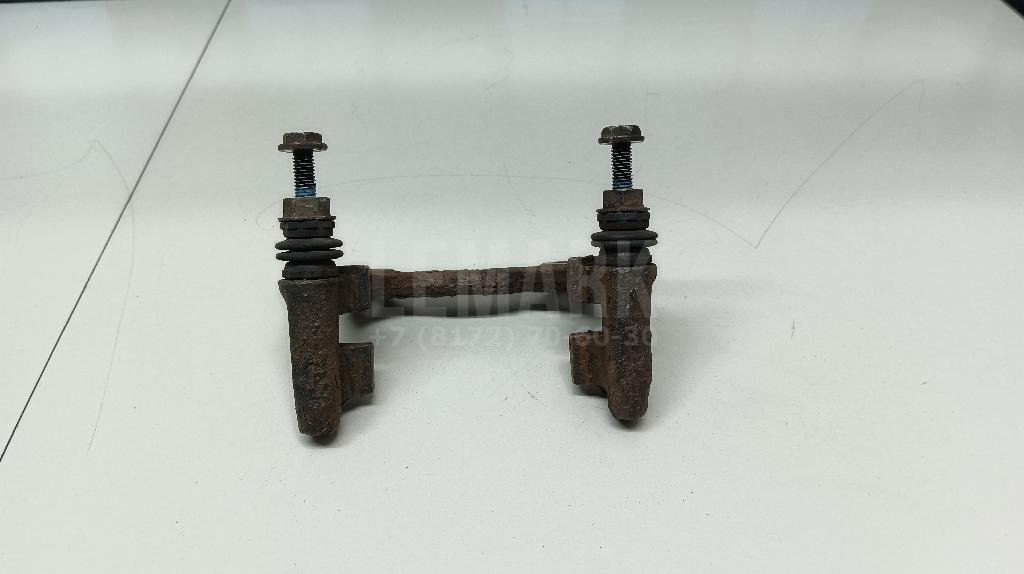 Скоба суппорта заднего