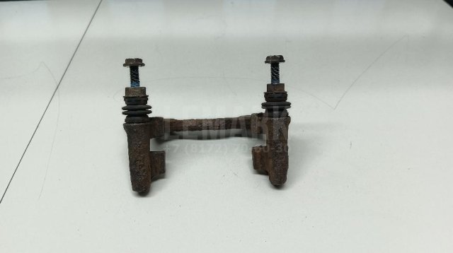 Скоба суппорта заднего