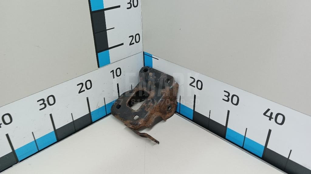 Кронштейн задней балки