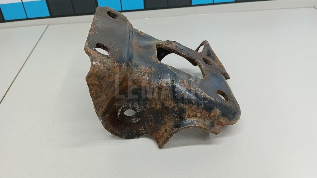 Кронштейн задней балки