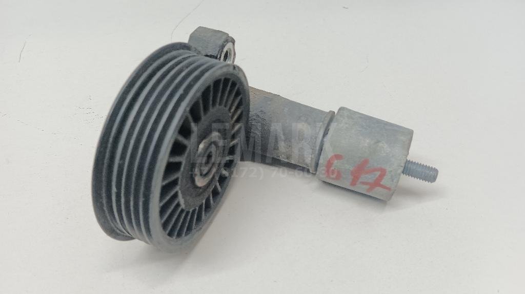 Ролик руч.ремня с кронштейном