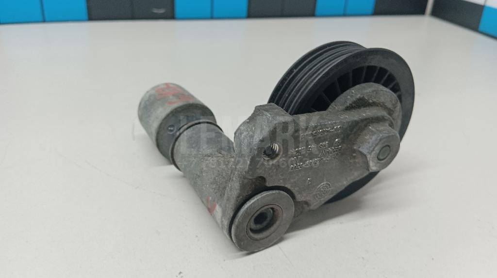 Ролик руч.ремня с кронштейном