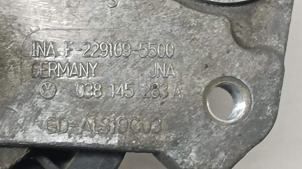 Ролик руч.ремня с кронштейном