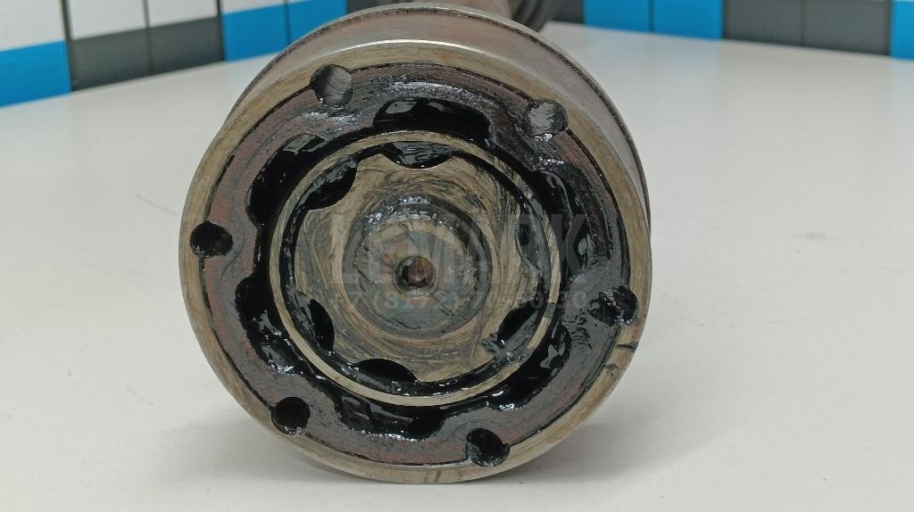 Полуось передняя левая