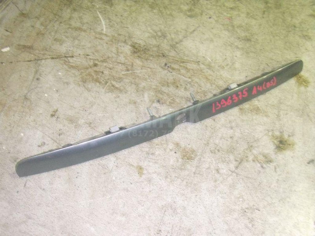 Накладка крышки багажника