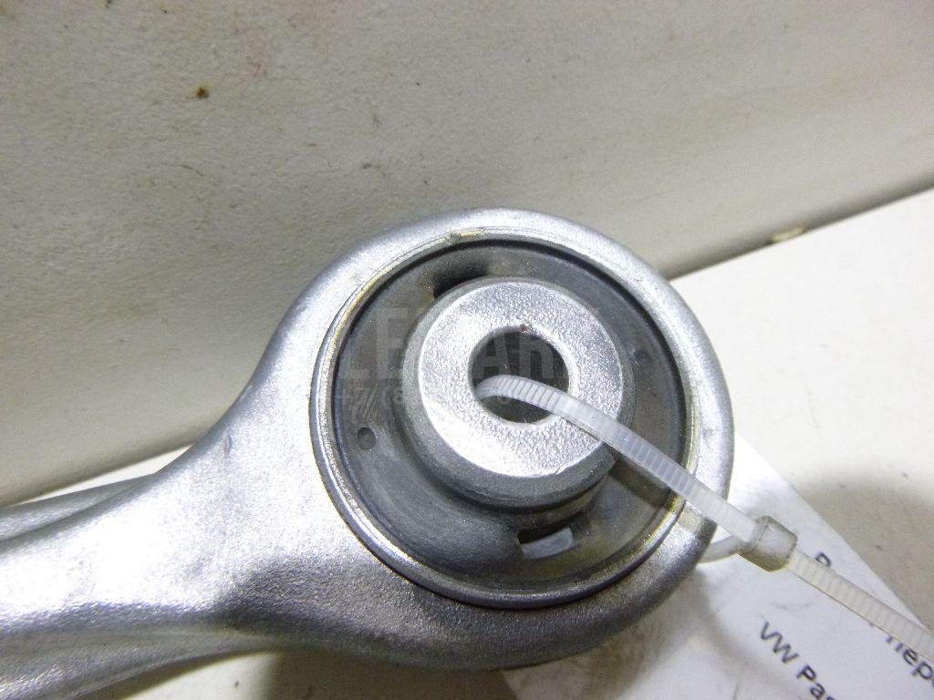 Рычаг передний верхний правый передний