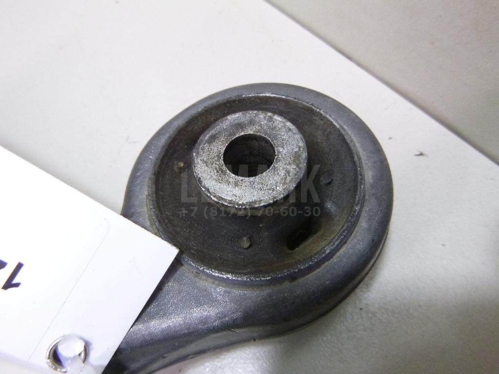 Рычаг передний верхний правый передний