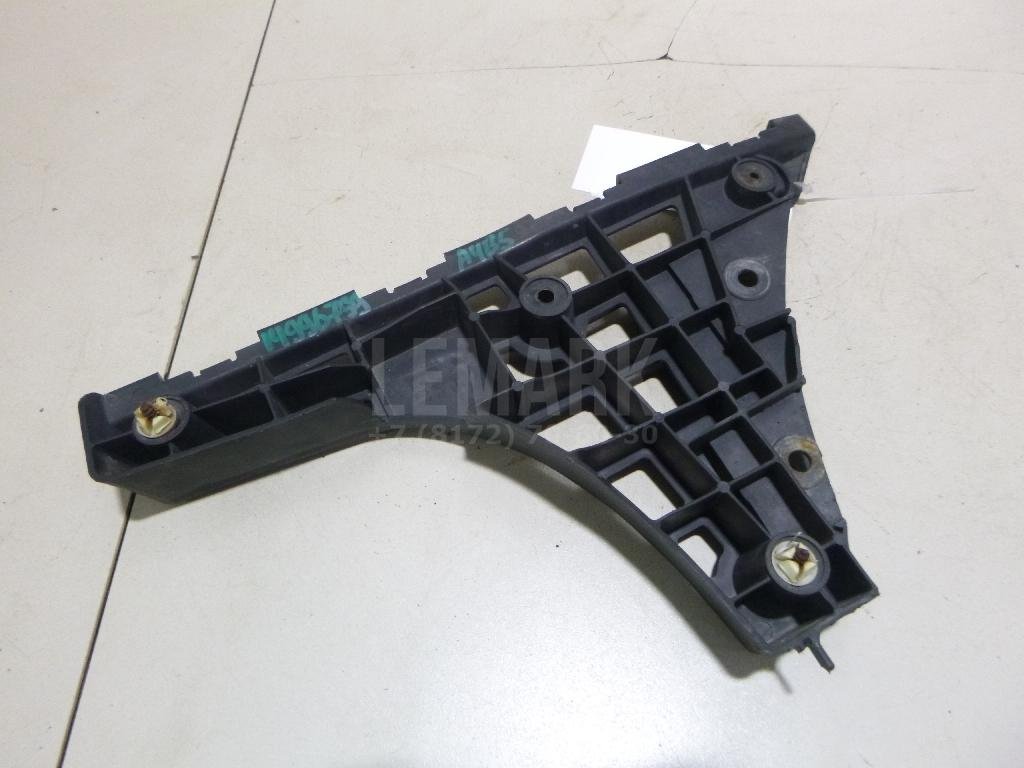 Направляющая заднего бампера правая