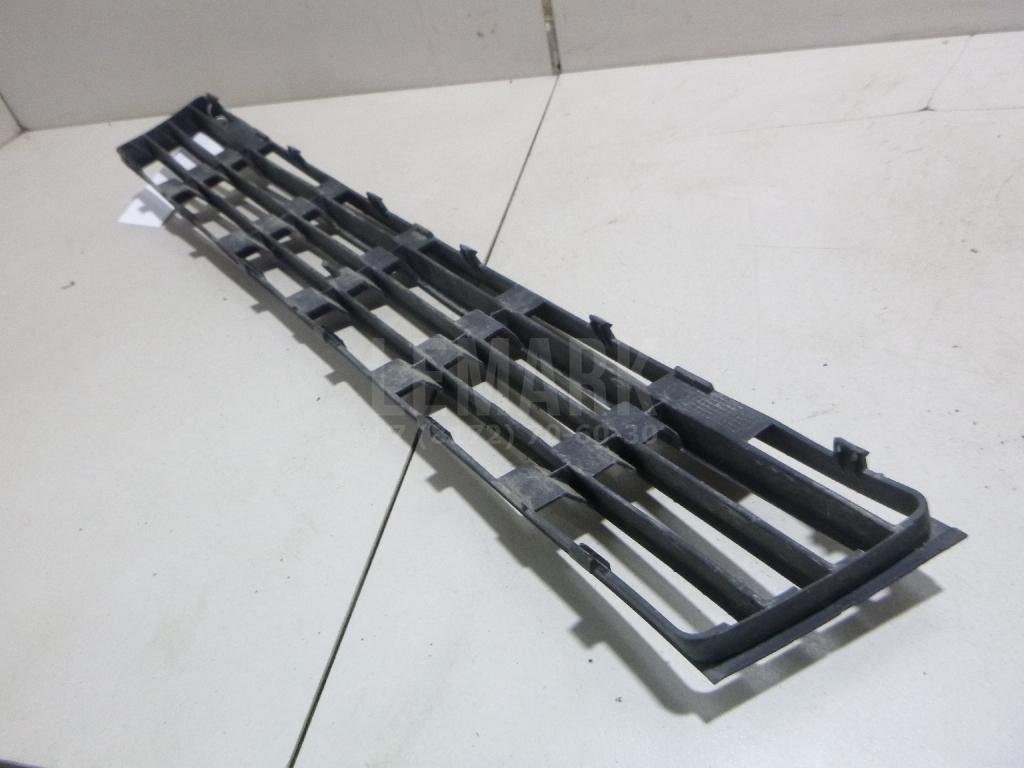 Решетка в бампер центральная для  Audi A5/S5 (F5) 2017