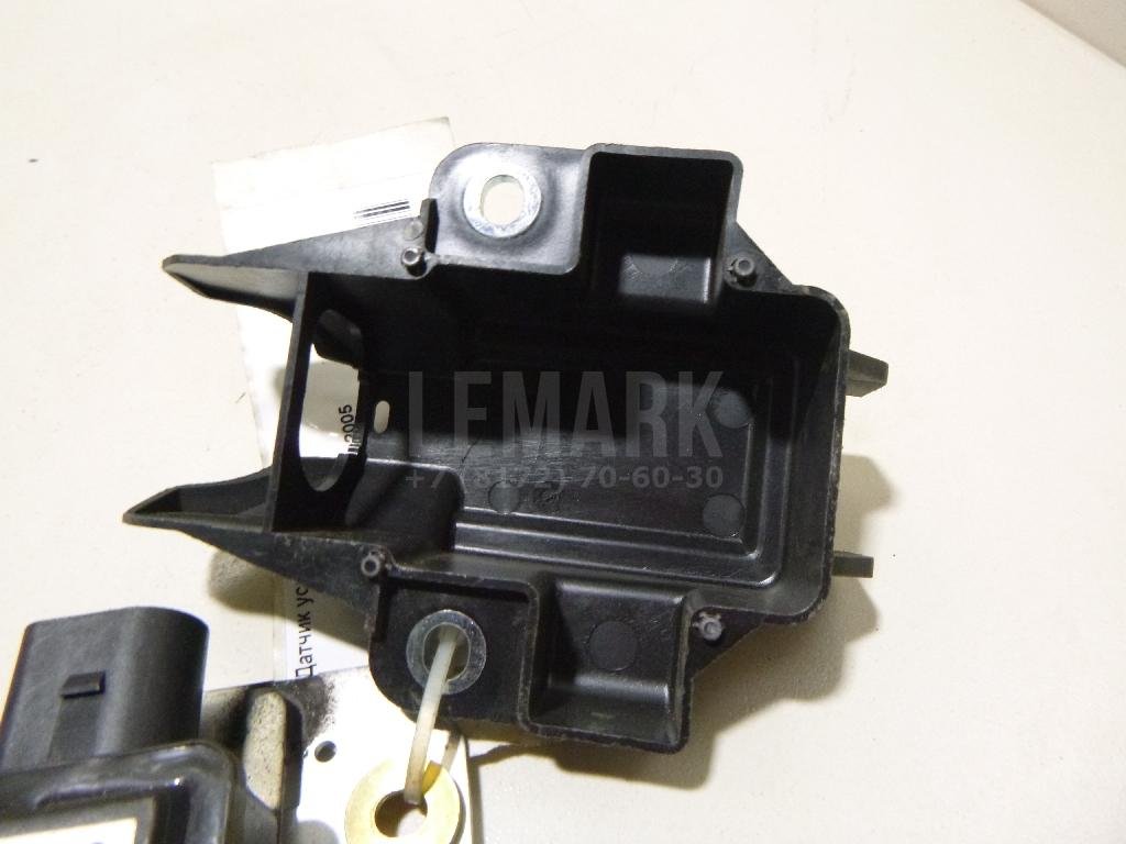 Датчик ускорения