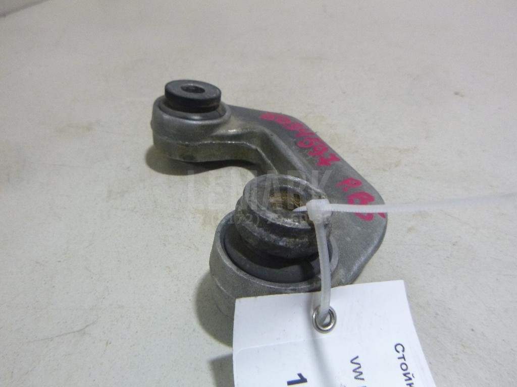 Стойка переднего стабилизатора правая