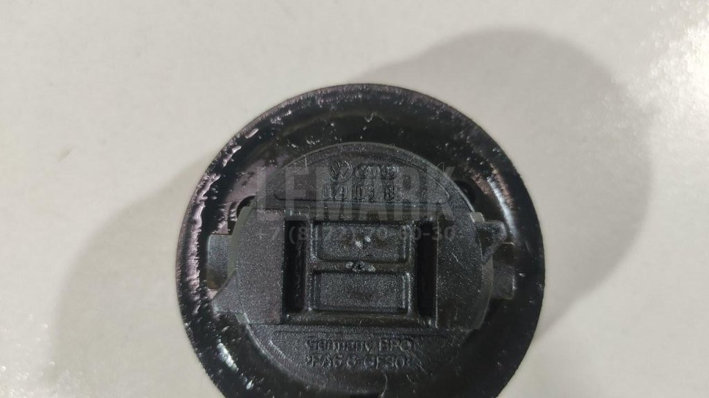 Крышка маслозаливной горловины