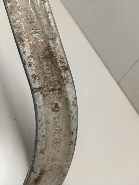 Рычаг передний нижний правый задний