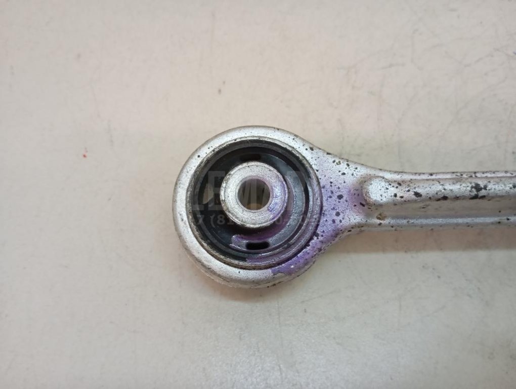 Рычаг передний верхний правый передний