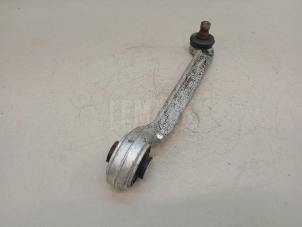 Рычаг передний верхний правый передний