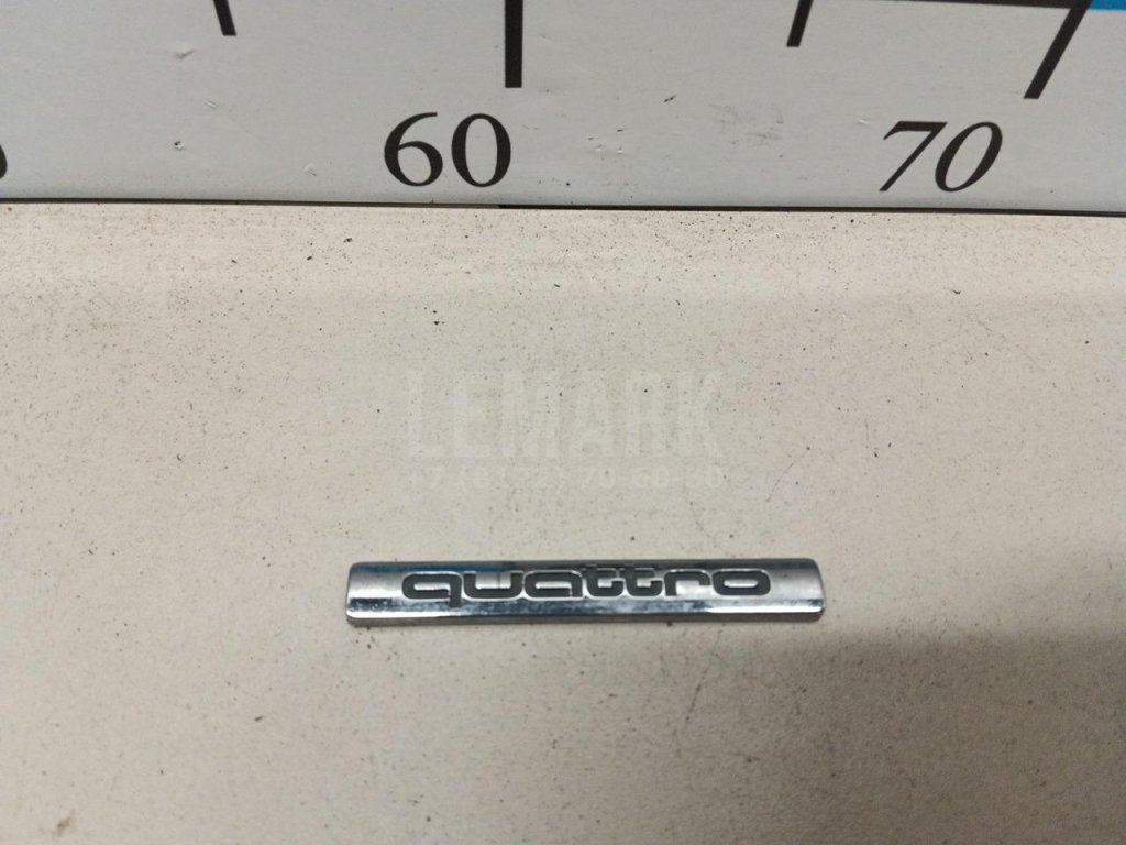 Эмблема на крышку багажника