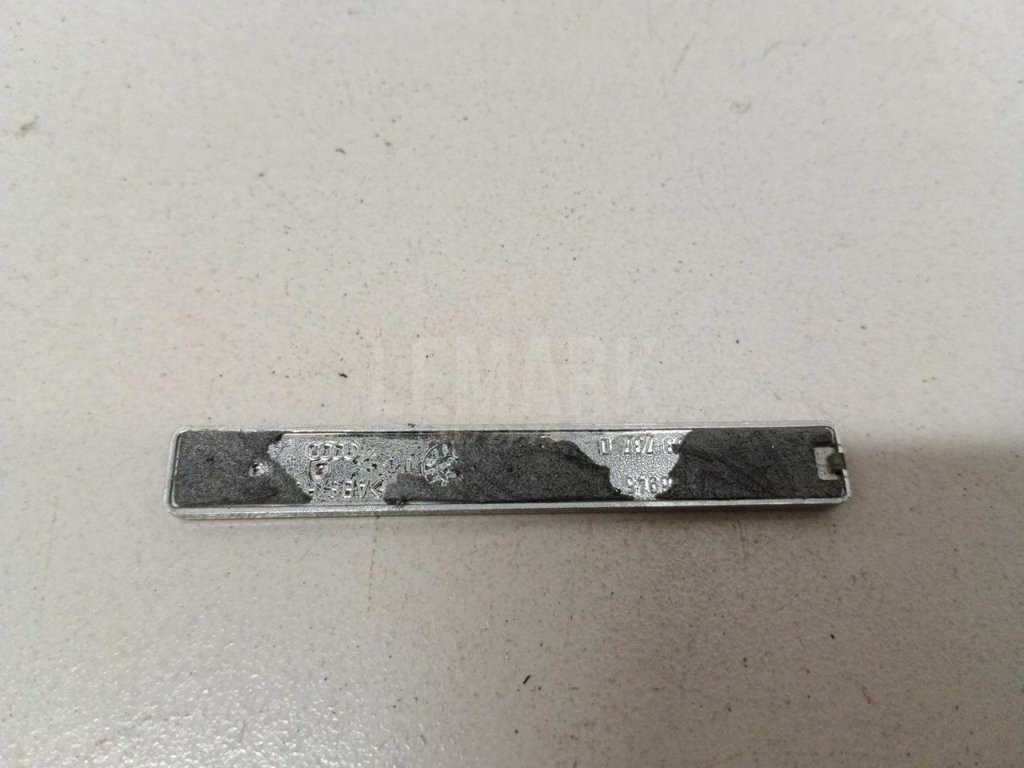 Эмблема на крышку багажника