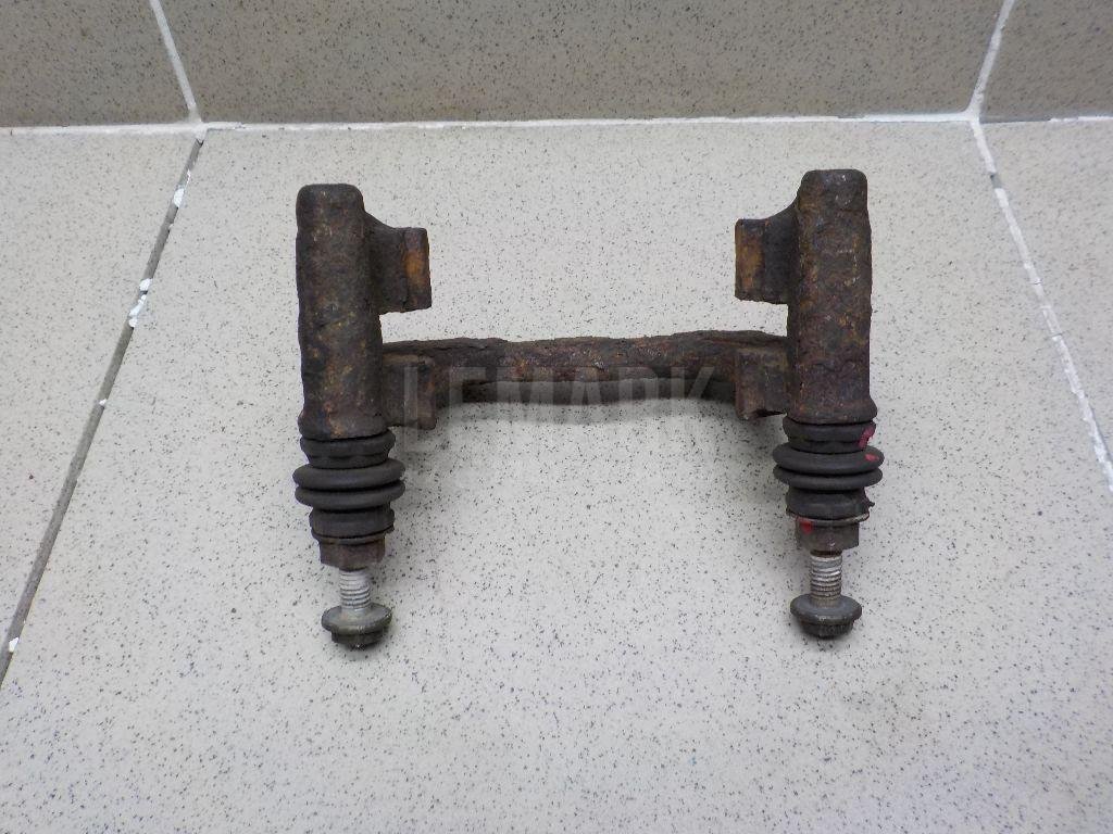 Скоба суппорта заднего