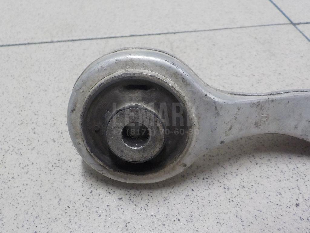 Рычаг передний верхний правый задний