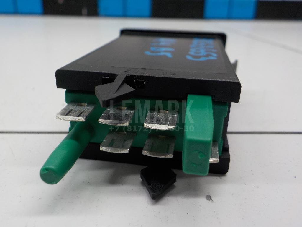 Кнопка обогрева сидений