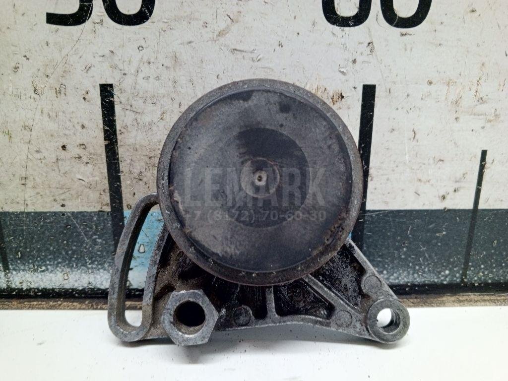 Ролик руч.ремня с кронштейном