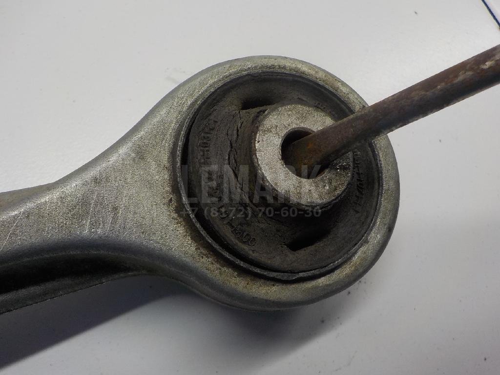 Рычаг передний верхний левый передний