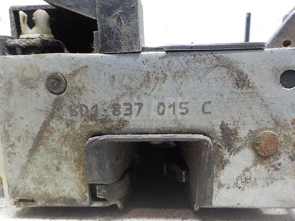 Замок двери передней левой