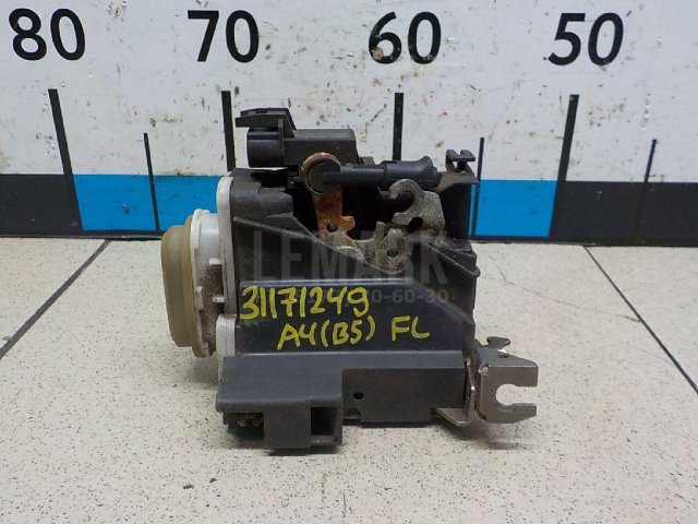 Замок двери передней левой