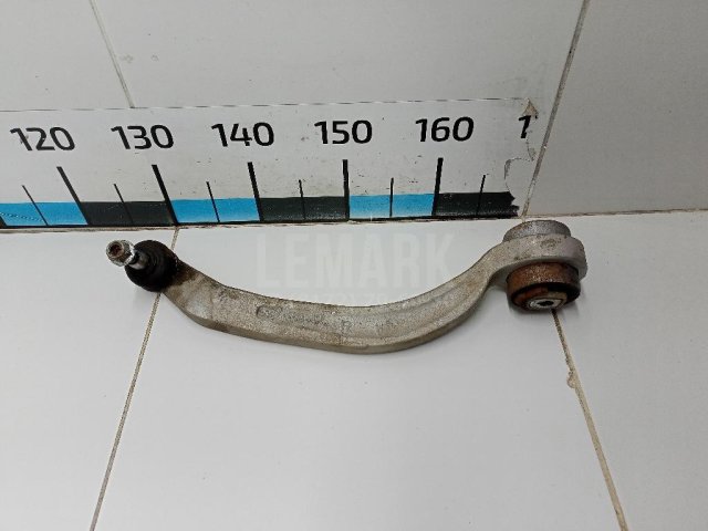 Рычаг передний нижний правый задний