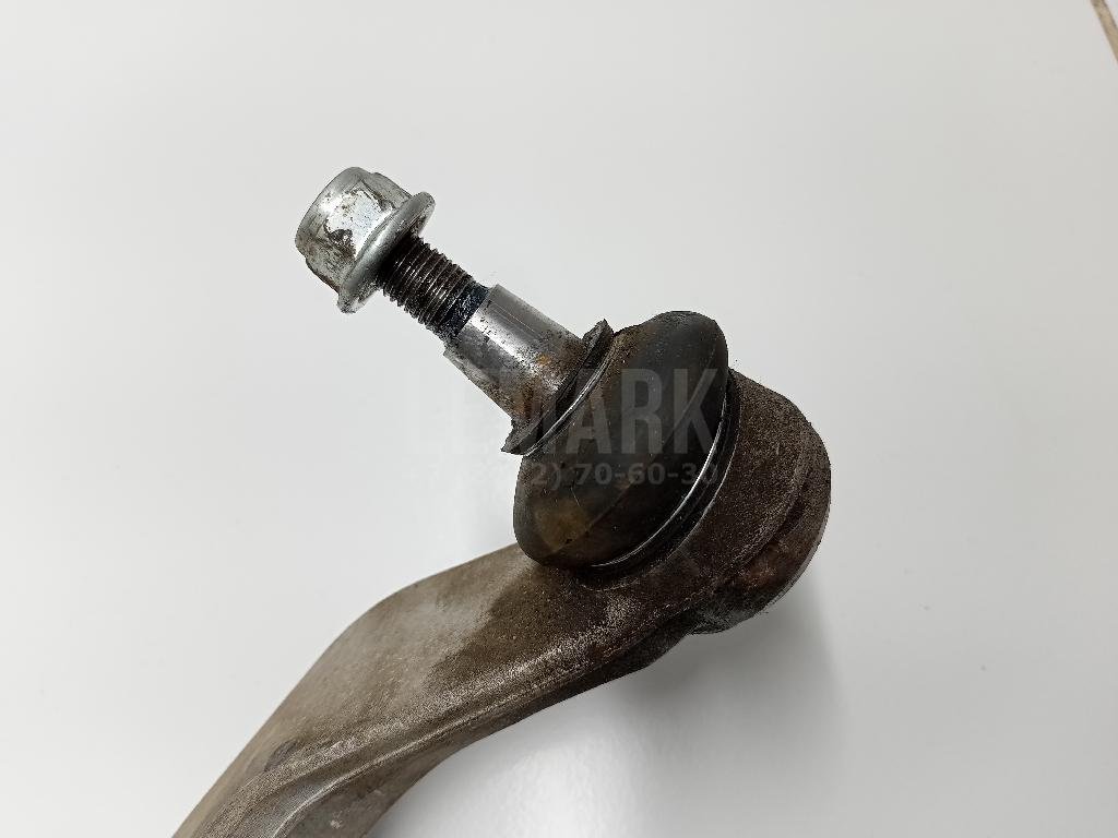 Рычаг передний нижний правый задний