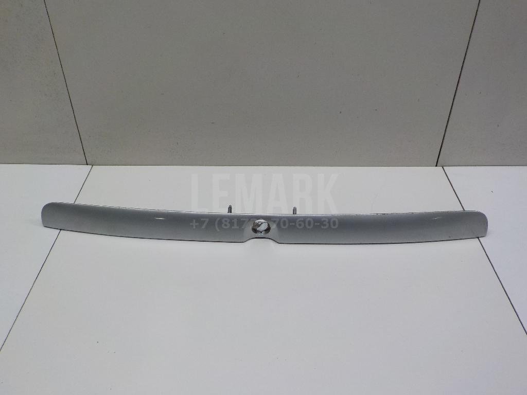 Накладка крышки багажника