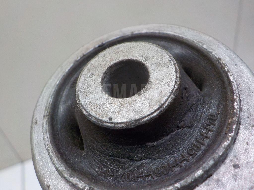 Рычаг передний верхний правый задний