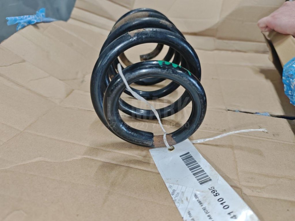 Пружина передняя