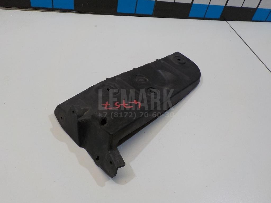 Направляющая заднего бампера правая