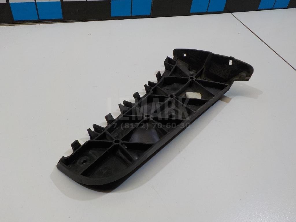 Направляющая заднего бампера правая