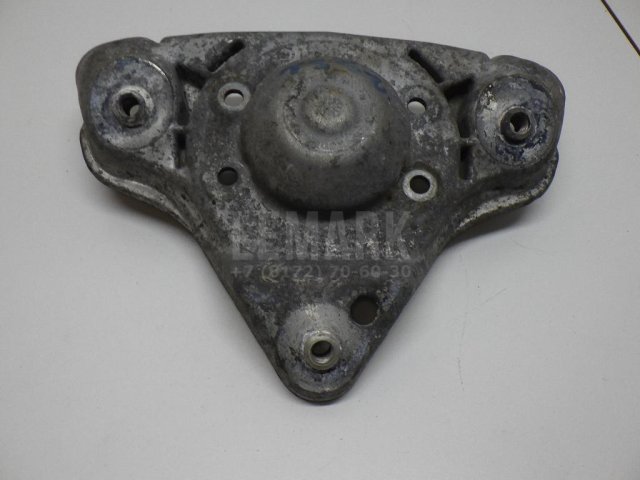 Кронштейн амортизатора